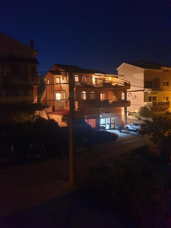 Apartments Damir 2838 Лопар Экстерьер фото